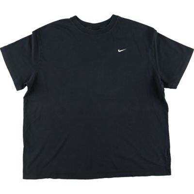 Nike t shirt basic deals